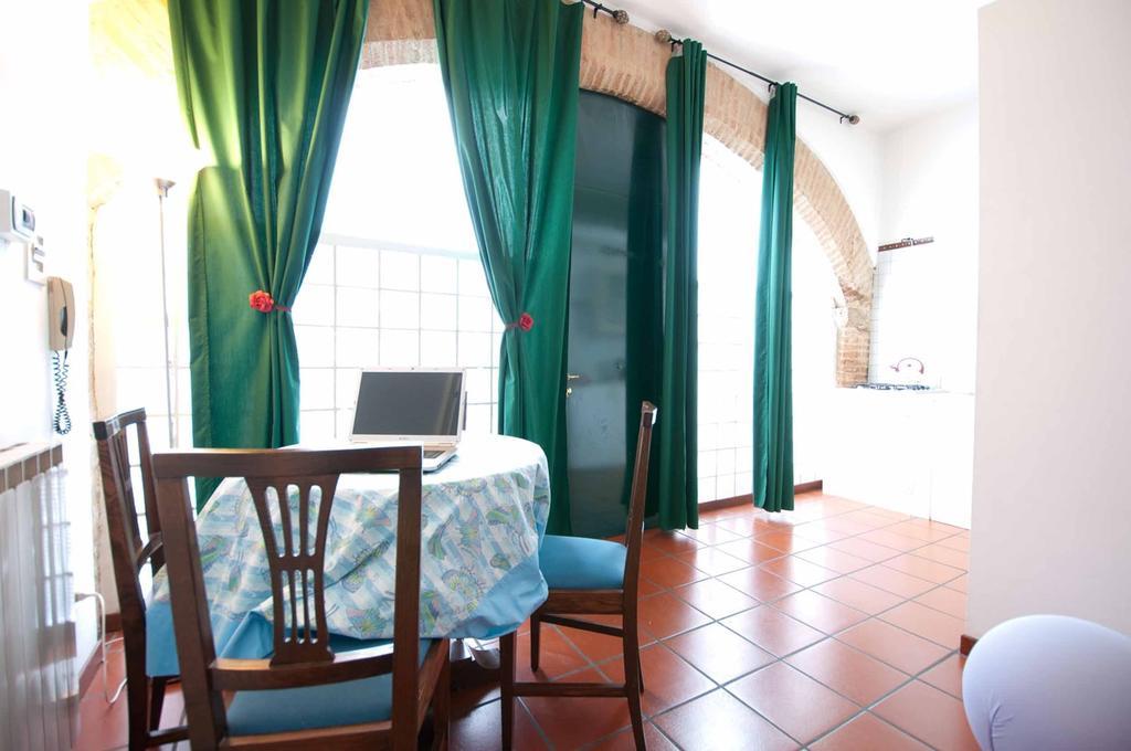 Residenza Turrena Aparthotel Перуджа Стая снимка